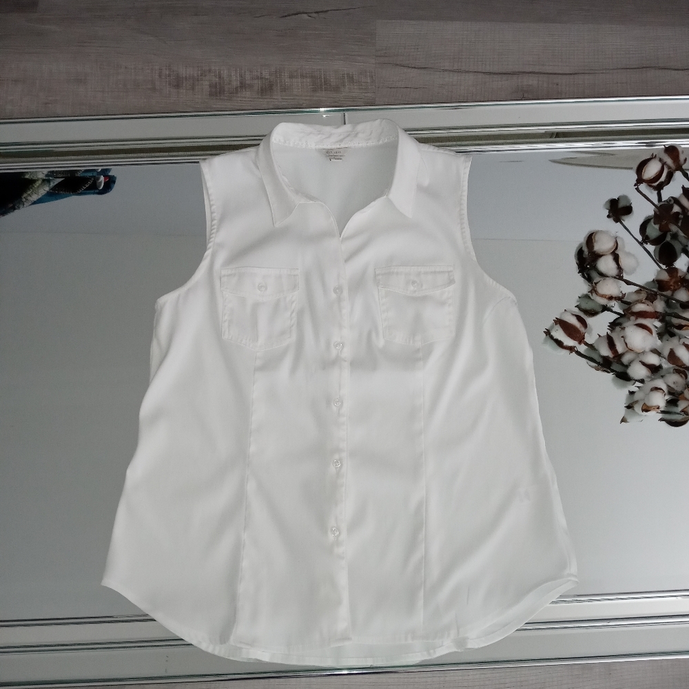 White Cato Sleeveless Collared Button Up